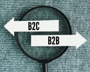 Flèche distinguant les activités B2B et B2C